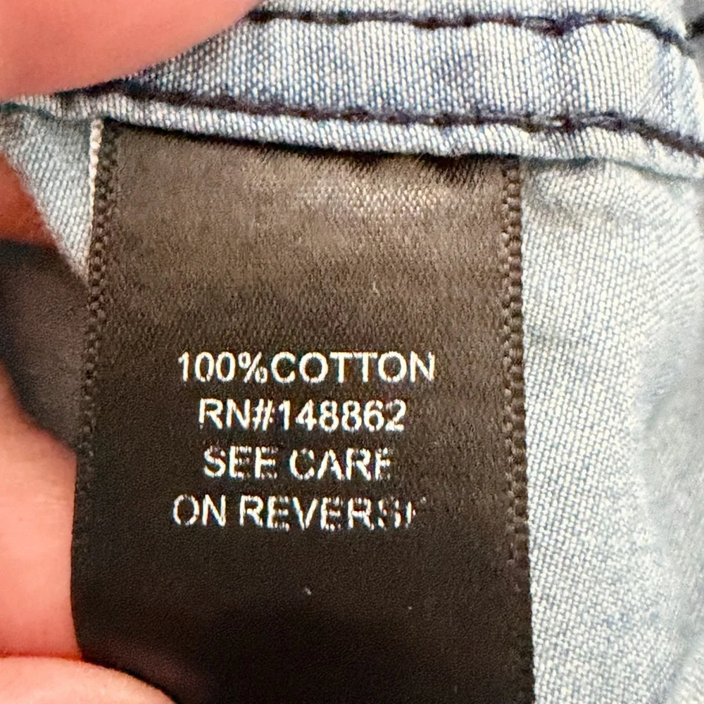 Torrid Light Wash Chambray Button Down Shirt Size 3 - Picture 4 of 7